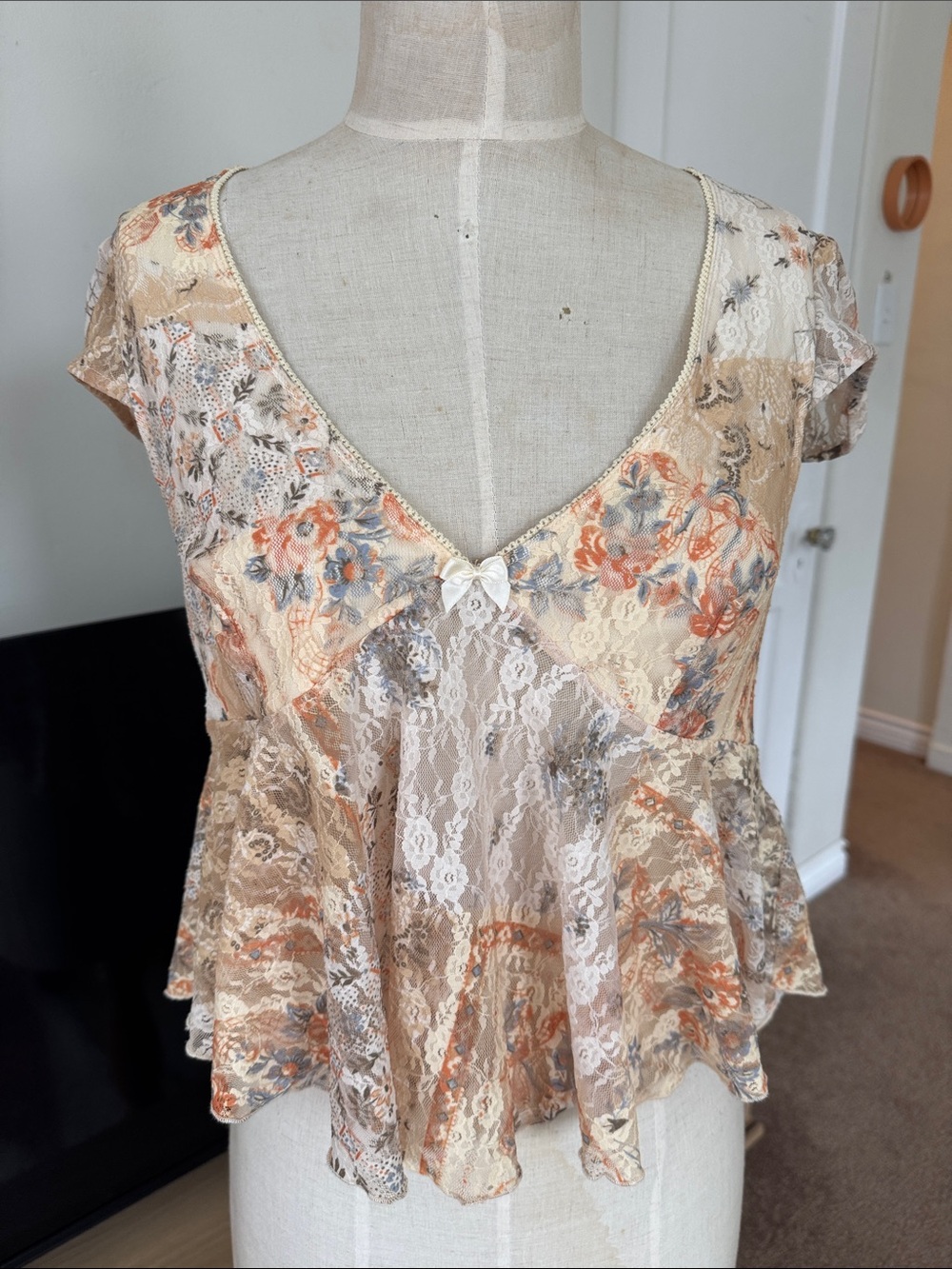 Kimchi Blue Floral Lace Peplum Top in Cream, Peach & Gray
